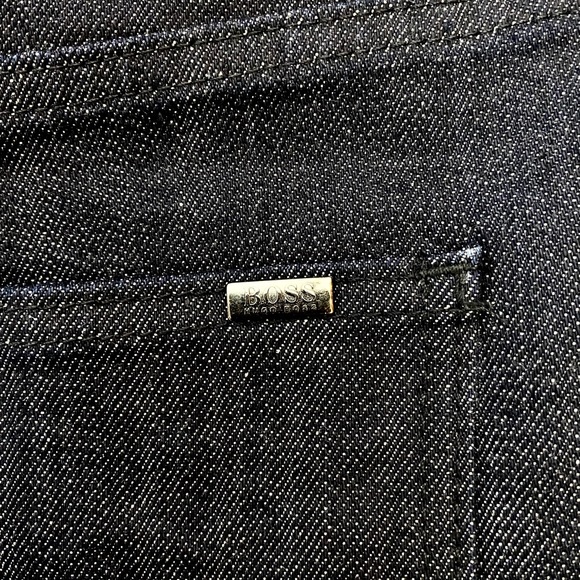 HUGO BOSS Women’s Dark Wash Denim Skirt - Picture 8 of 11